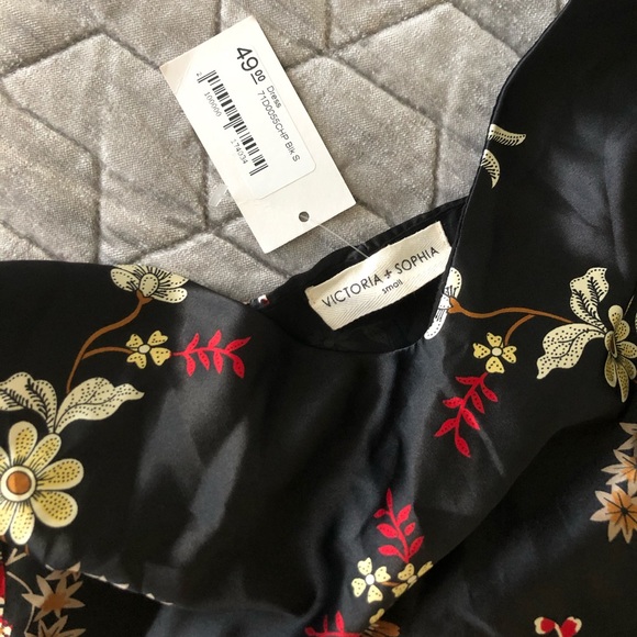 Victoria + Sophia Silk Shift Dress - Picture 3 of 3